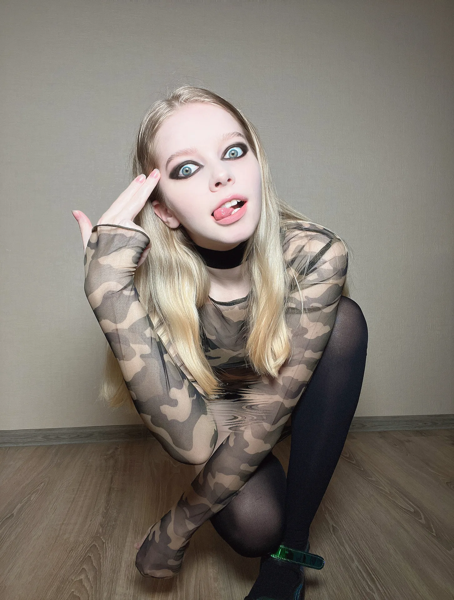 Camouflage dress close squat