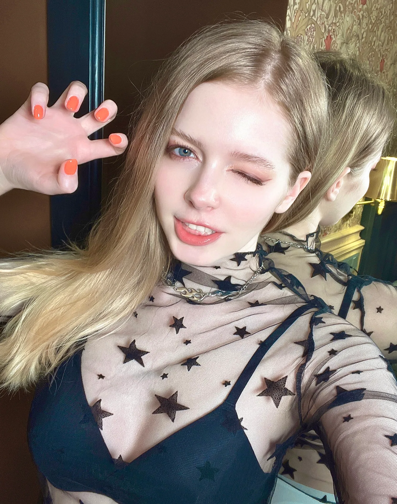Star-pattern mesh top